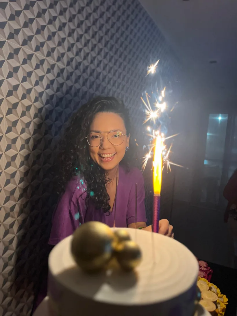 Tami comemorando o aniversário